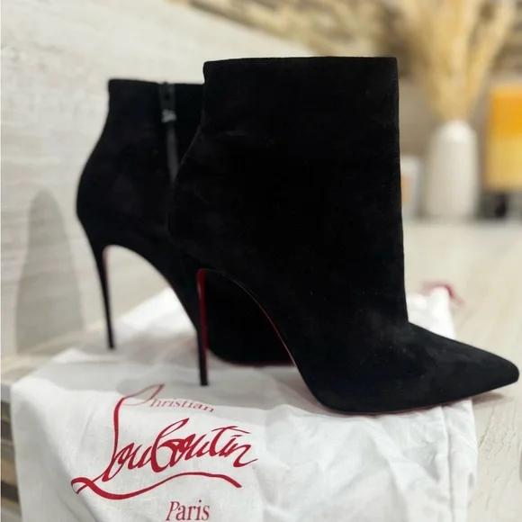 Christian Louboutin Elegant Black Suede Booties - Picture 2 of 6